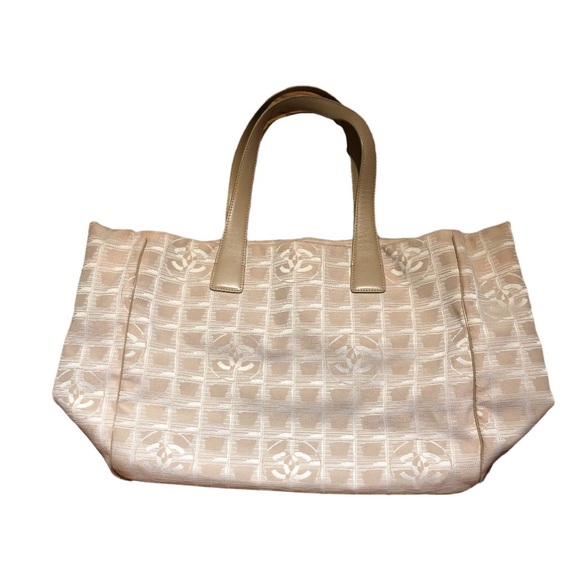 CHANEL TOTE BAG - Picture 10 of 10